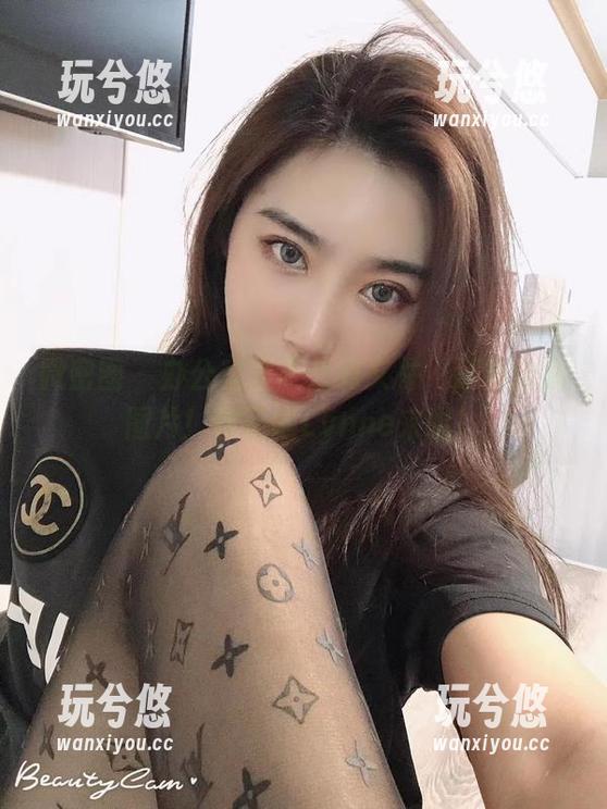微密圈 - 办公室里不止有文件，还有全套图片！林子喵Lynne来啦！