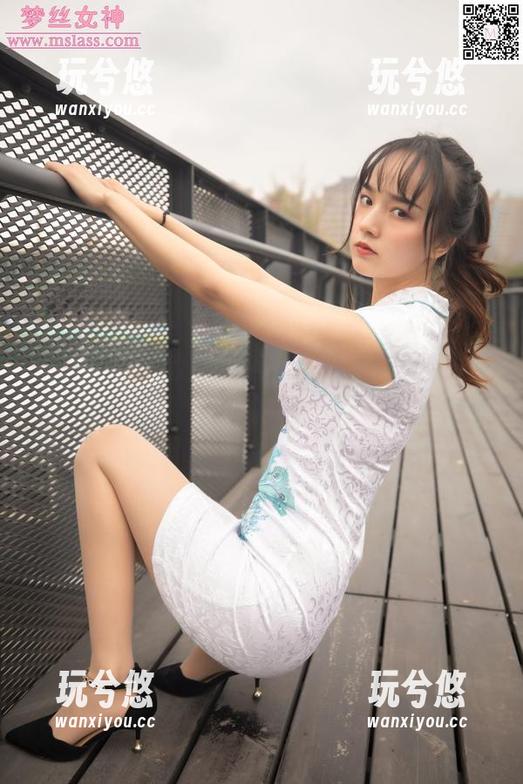 梦丝女神 - 教室的私房时光，刘诺原图不谨慎的样子