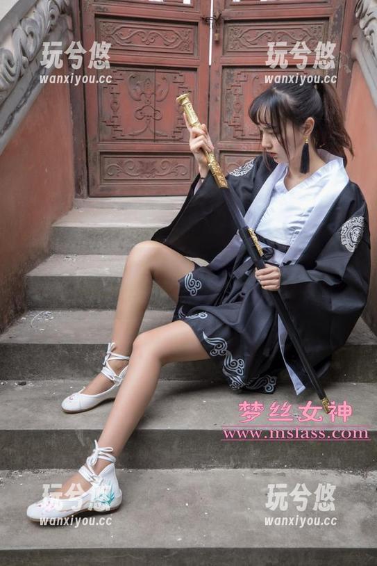 梦丝女神 - 诗琪的玉足美腿原图，细得就像我的钱包一样无底