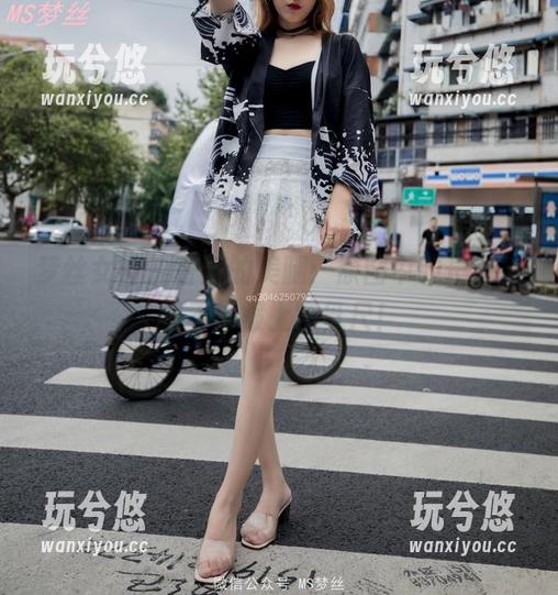 梦丝女神-香萱 梦丝女神 - 香萱的美腿:原图中的长度,恨不得报上字母尺!