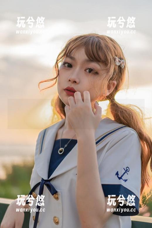 吉他妹妹最新图册，梨瑾瑾今天又在线上，像个音乐节目主持人！