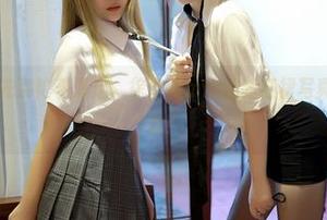 模范学院 – 先别忙着滑走，徐微微mia的新红裙写真更新值得一看！