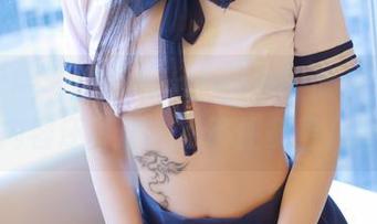 模范学院 – 露露Andrea在校服里，图包内容还真让人忍不住多看几眼