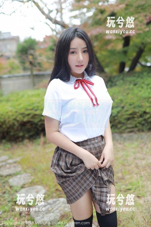 模范学院-韩好甜 模范学院 - 韩好甜秘书风写真,别不小心把文件弄湿了啊。