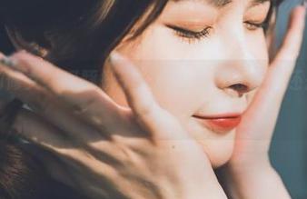 图集里的修女：河豚抚子，你这是放飞自我还是灵魂出窍？