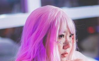 红裙这种东西，在甜糖大魔王的高清作品集中,汗水与魅力并存。