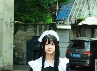 白莉爱吃巧克力图包来了！这些礼服，简直是让人眼花缭乱，有点走不出色彩的迷雾。