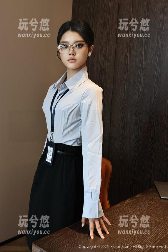 秀人网-娜露selena 秀人网 - 吊带私房写真,把娜露selena的个性拉得刚刚好