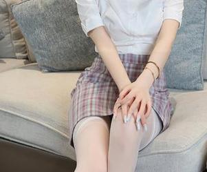 秀人网 – 精选安然姐姐的沙滩时光：沙子咯脚，我的眼神却一直在饮料上。