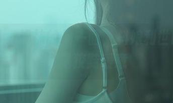 秀人网 – 棉袜的另一面，抖娘利世的私拍满是狡黠暖意