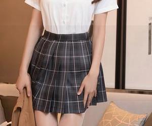 秀人网 – 王馨瑶Yanni来啦！夏日作品集更新，感觉是在阳台上和啤酒杯轻轻碰杯的好时光。