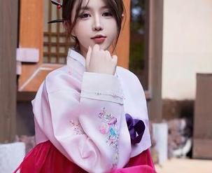秀人网 – 王馨瑶Yanni在牛仔裤图册里的每一张图都有故事？