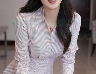 秀人网 – 细腻蕾丝与璀灿的交错：图库中的精选，像是在静静诉说不为人知的情感漂流。