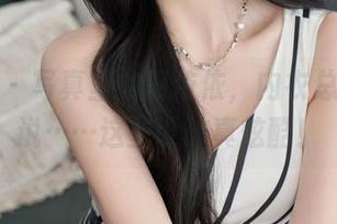 秀人网 – 写真里的田依依，内衣总让我想说……这些设计真炫酷！