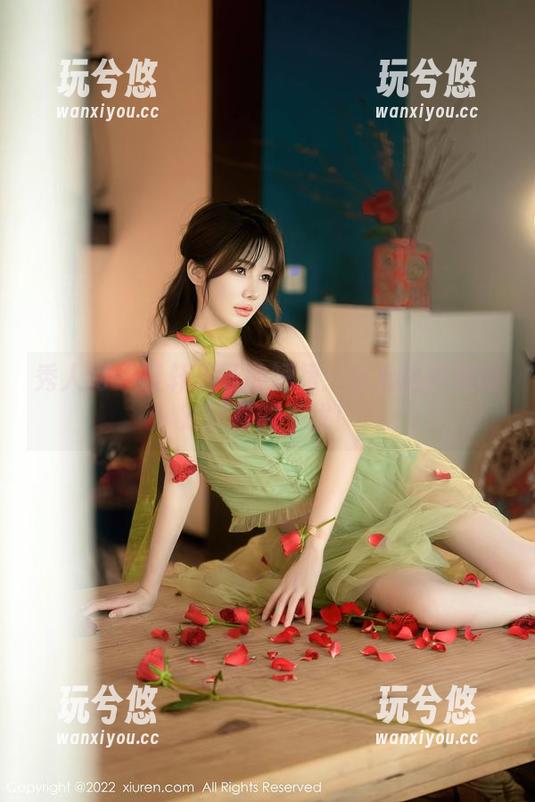 秀人网-轩轩王子 秀人网 - 轩轩王子的短裙:小心这种美图对腿型的干扰!