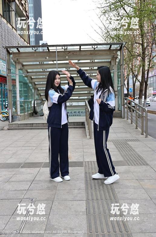 秀人网 - 龙籹cool给我的双马尾套图，瞬间燃起了我的少女心！