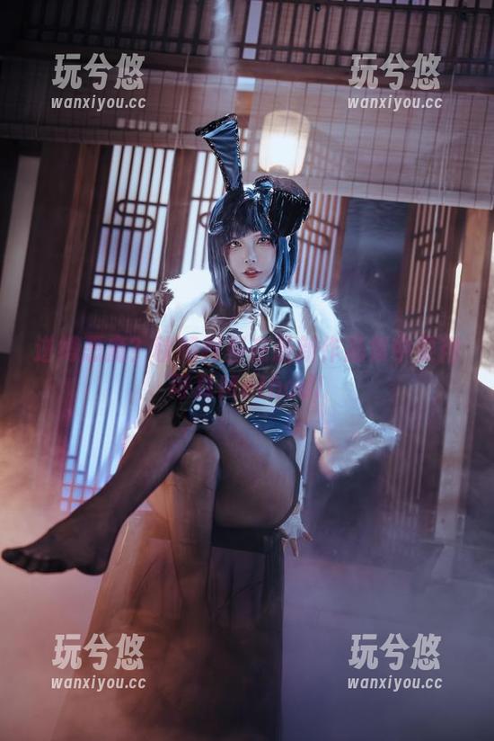 逆缚恶魔？秋和柯基在最新作品集中耍得可真Method!