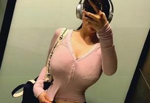微密圈 – 懂了，童小芯和她的吊带白丝，高清画面下的下载无底线嘛。