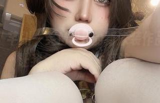 坦白说，芊川一笑MNK的新泳装作品更新，让我每天都想去拜访。