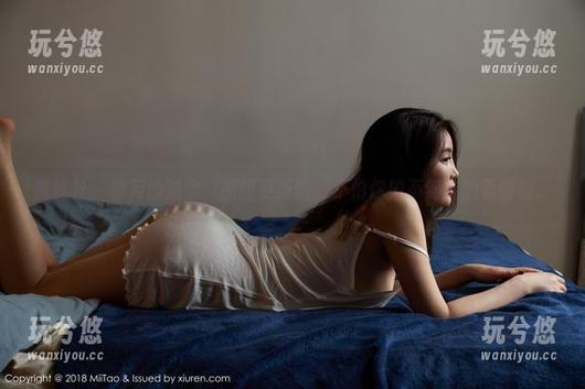 蜜桃社 - 初月的温柔：原图更新啦，不怕你拍不到我的柔情哦。