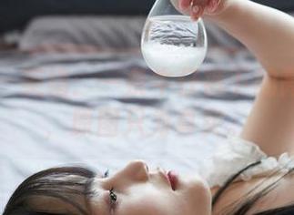 蜜桃社 – 美绪：一条牛仔裤下的高清伦理，原图只为真实。