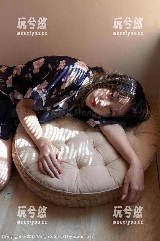 蜜桃社 - 分享静香Mandy的灰丝，一种让人停下目光的、无言的优雅。