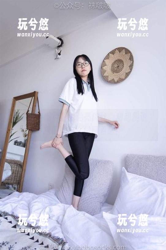 袜啵啵-甜甜圈 袜啵啵 - 图片里的油亮肉丝,甜甜圈说,我们就这么闲聊着吧!