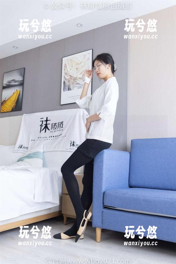 袜啵啵 - 甜甜圈的眼镜趣事，通过最新的写真说啥呢？