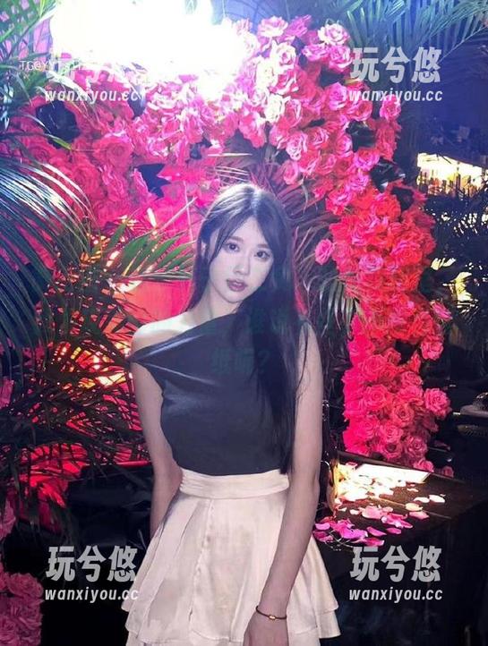 轩子巨二兔 微密圈 - 在‘轩子巨二兔’的高跟鞋里,我发现美图的力量,谁说有些事不能当壁纸呢?