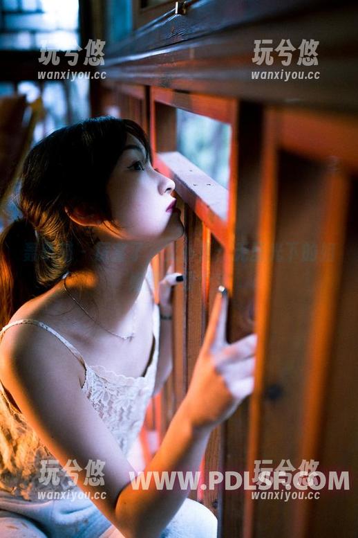 轰趴猫-艾小青 轰趴猫 - 厉害了,艾小青:无圣光下的姐姐图包是个宝