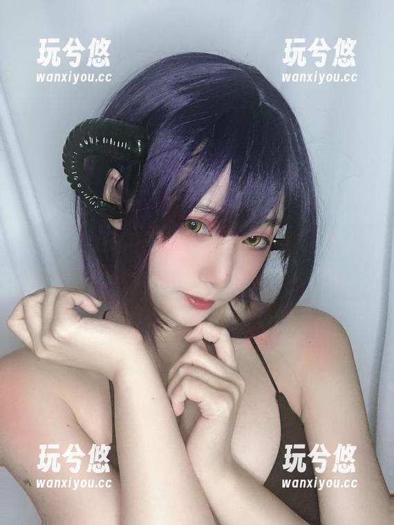 青水百合子 青水百合子用美图为万圣节加点“鬼气”!这妆容,真怕吓到我自己。