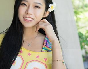 青豆客 – 施忆佳的“女友”，全集下载，难以抵挡的倔强魅力。