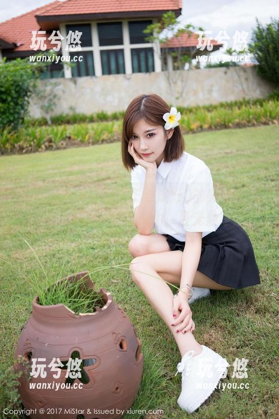 魅妍社 - 免费查看王曼妮好Q的美足作品，这小腿线条……yeah，目光得停住。