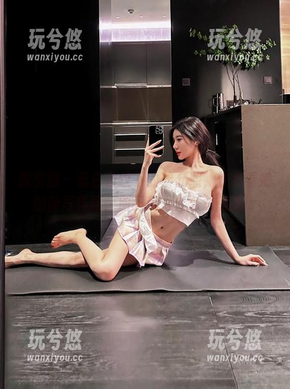 黎允熙 微密圈 - 蓝白条纹下的黎允熙,快来看她的新写真集,别问我为什么总想摸!
